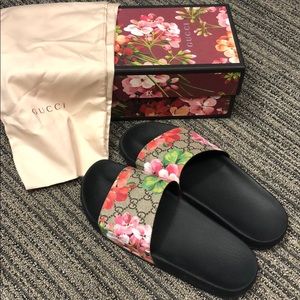 Gucci Bloom Slides